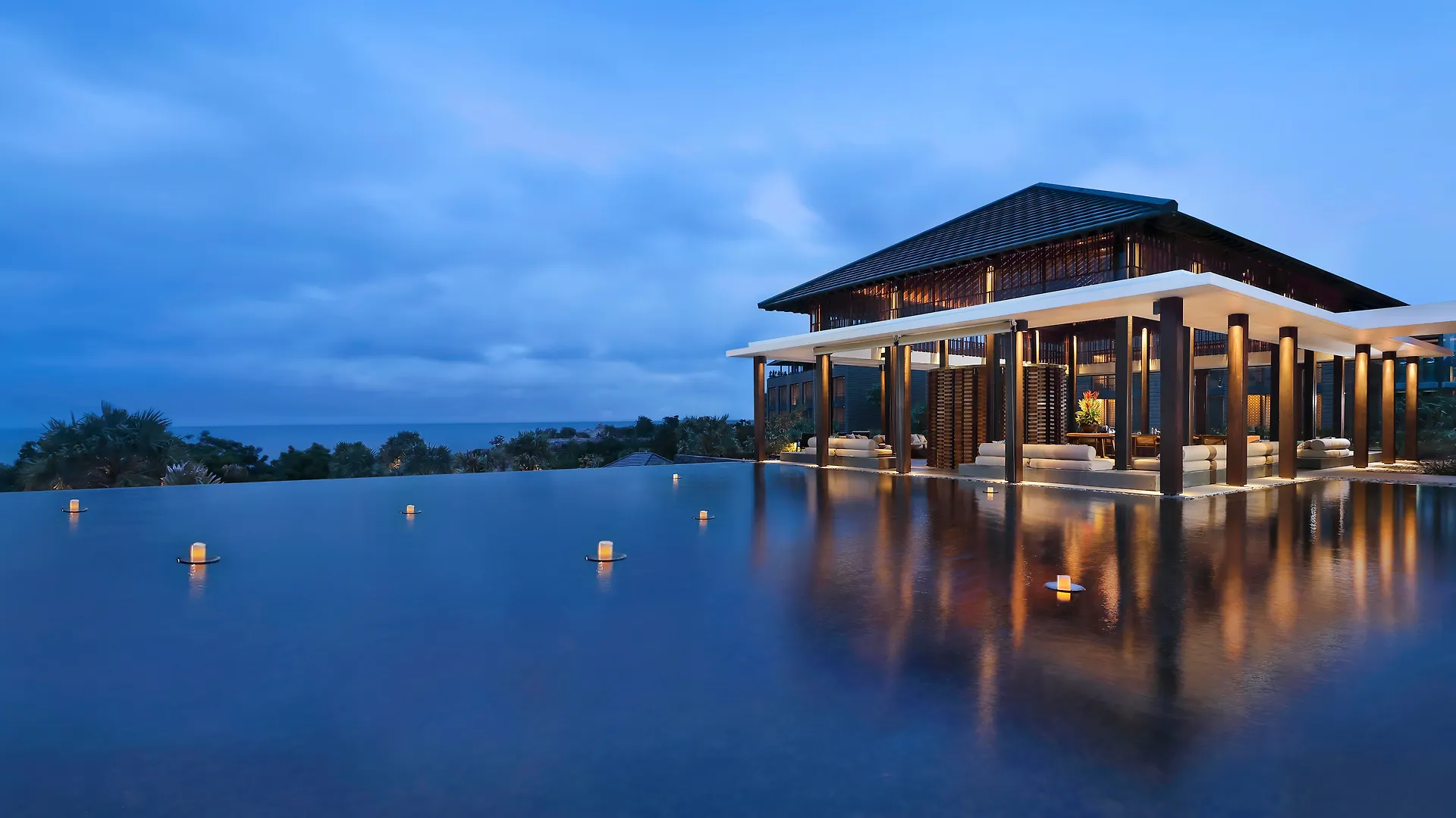 Отель Radisson Blu Bali Uluwatu